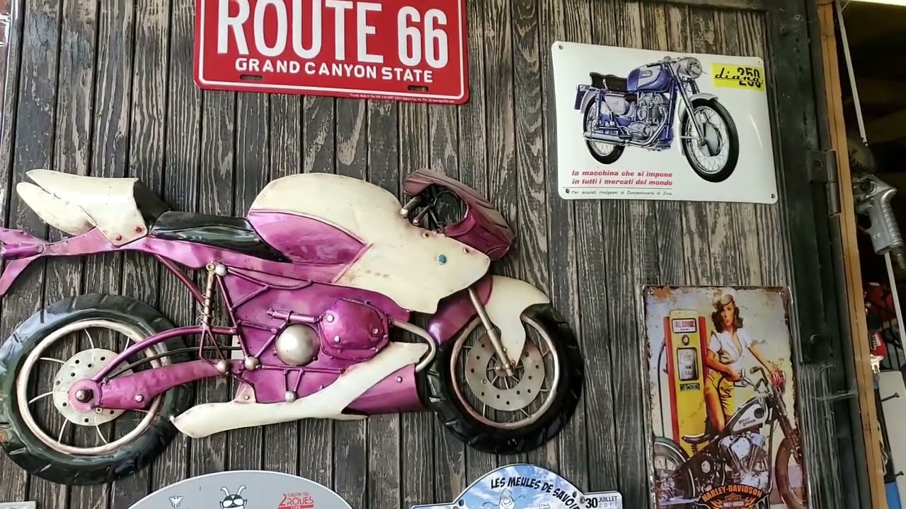 UN EXTRAORDINAIRE COLLECTIONNEUR DE MOTOS