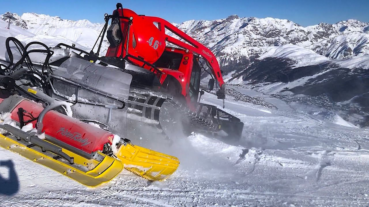 SNOW GROOMING in Action in the Italian Alps! Livigno Mountains Carosello 3000