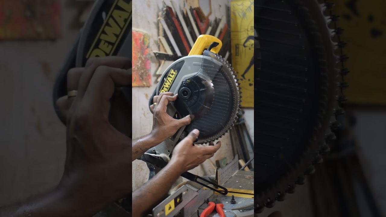 How to change DeWalt mitre saw - Guard.
