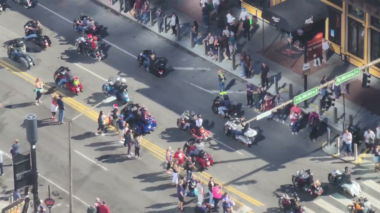 Boswell's Harley-Davidson 30th Annual Toy Parade - Bikes on Broadway - Massive Parade