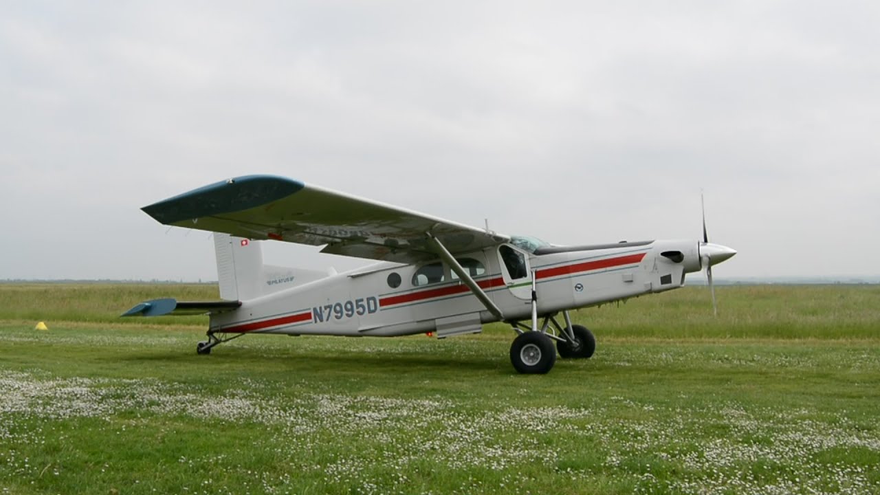 Impressionnant Atterrissage et Décollage Pilatus PC6 Niort