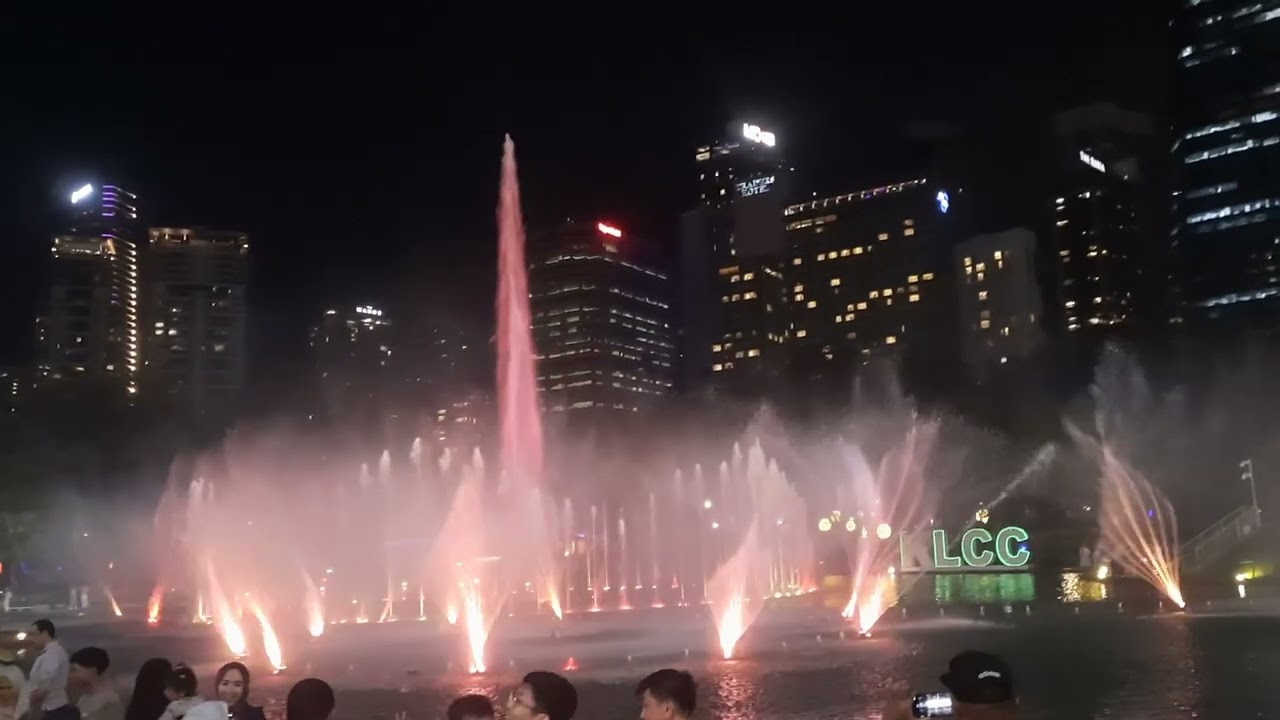 Klcc fountain show ⛲️ (3/4)