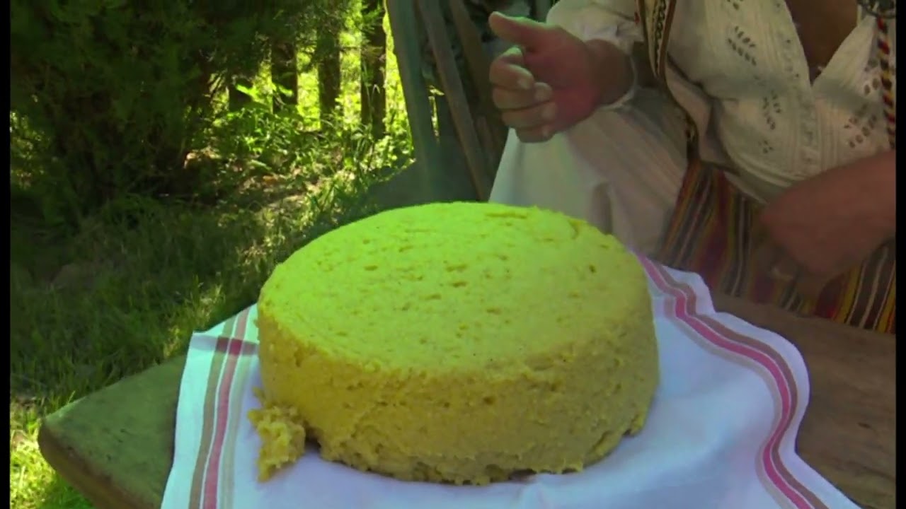 România în bucate: Mâncare de drăgăvei, cu ouă şi brânză, şi coleşă (@TVR Timişoara)