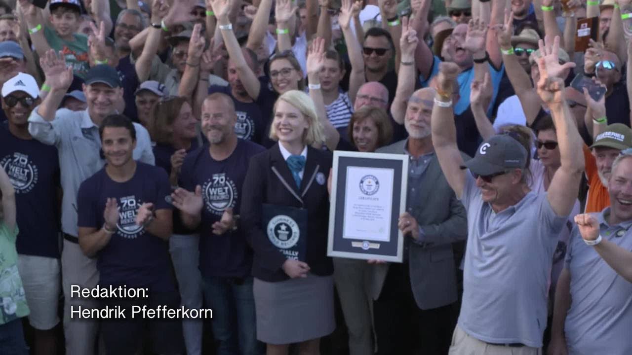 Neuer Guinness Weltrekord: Parade mit 632 Autos feiert den 70. Geburtstag von Land Rover