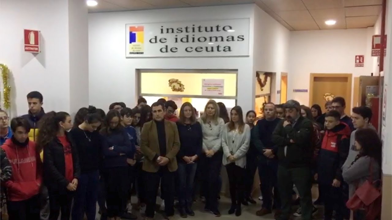 Un minuto de recuerdo en el Instituto de Idiomas
