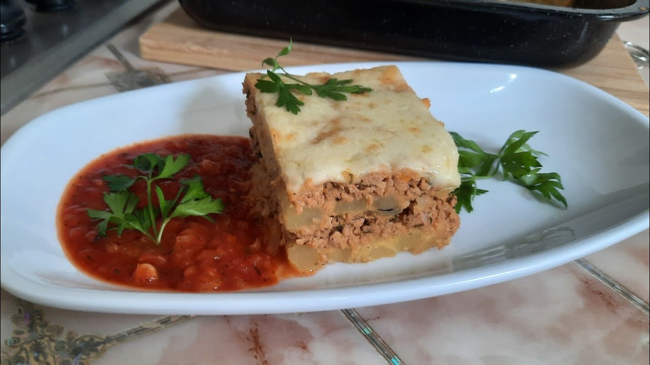 Musaca de cartofi cu carne tocata 🥔🧅🧄