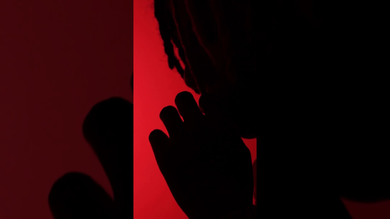 13 - Yunk Vino - Wave (Prod. Emiká) [Visualizer Gif]