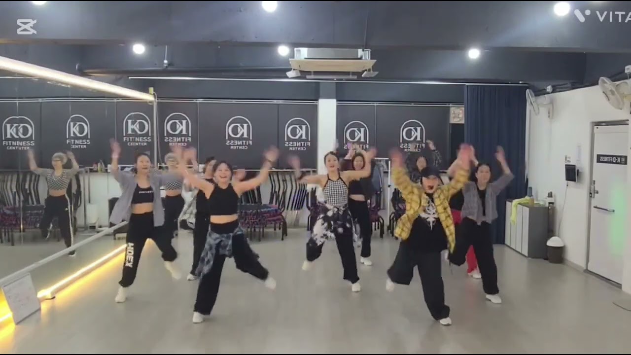 📢 뜨거운댄스플로어#YJ최윤정샘#한국GX피트니스협회1월작품#광주KD피트니스#오전댄스반#KD CREW#다이어트댄스🔥운동량짱#에어로빅🔥운동은즐겁게#010 4589 9803
