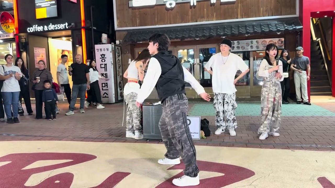HONGDAE K-POP BUSKING (Ei8ht 에잇) - [NMIXX] Dice