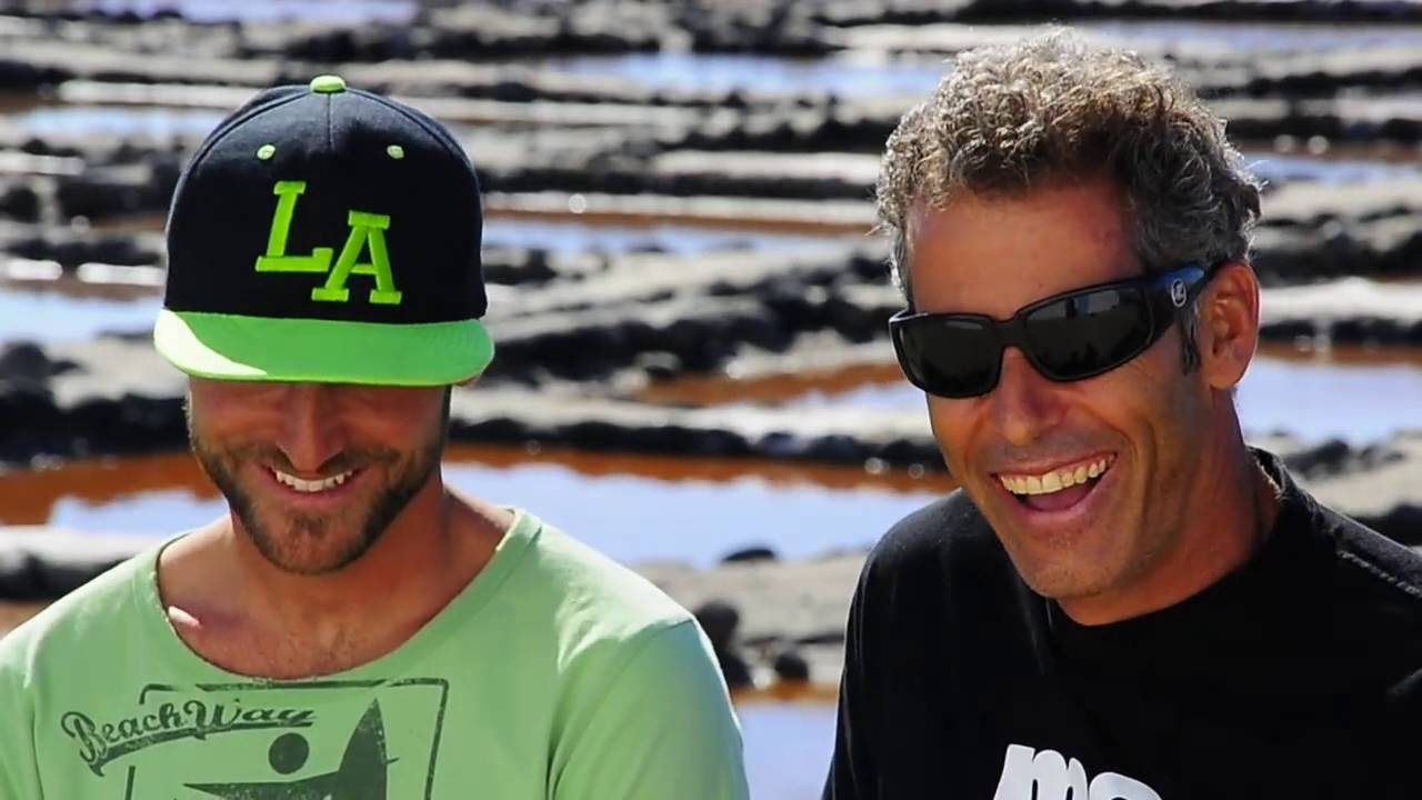 MOJOSURF - TRES AMIGOS TRES SURFISTAS