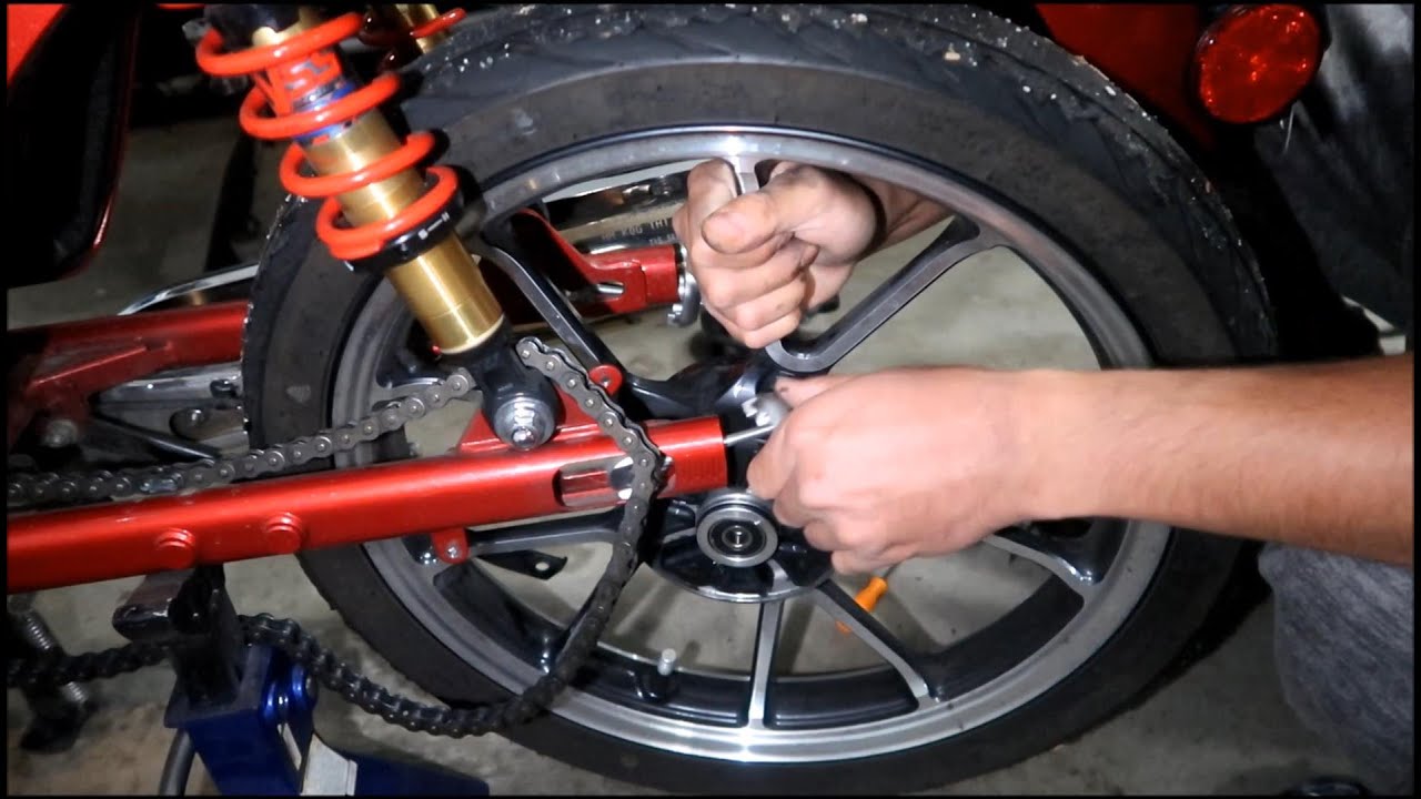 How to Remove Honda Super Cub C125 Rear Wheel Part 1 - Removal