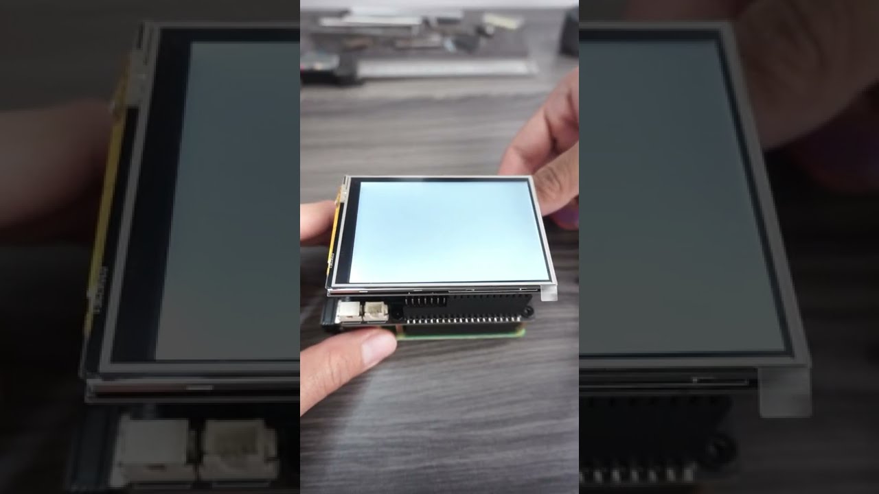 Stack de raspberry pi con UPS y pantalla t&aacute;ctil #raspberrypi #programming #programmer #linux