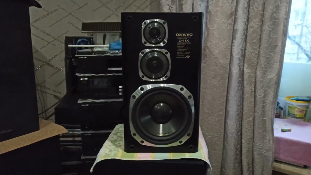 Onkyo D-11X and Pioneer A-04(редкие колонки после переклейки подвесов)