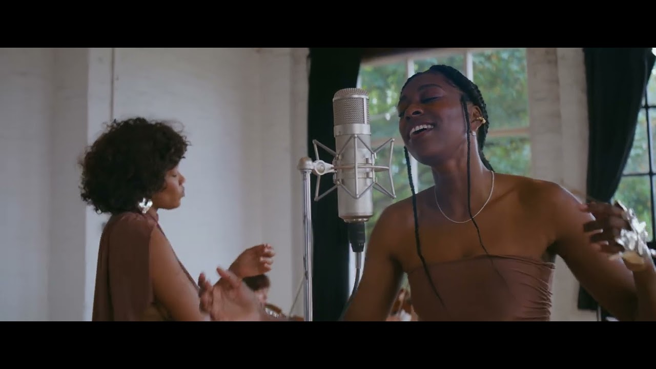 anaiis & Luedji Luna - Toda Cor (Live Video)