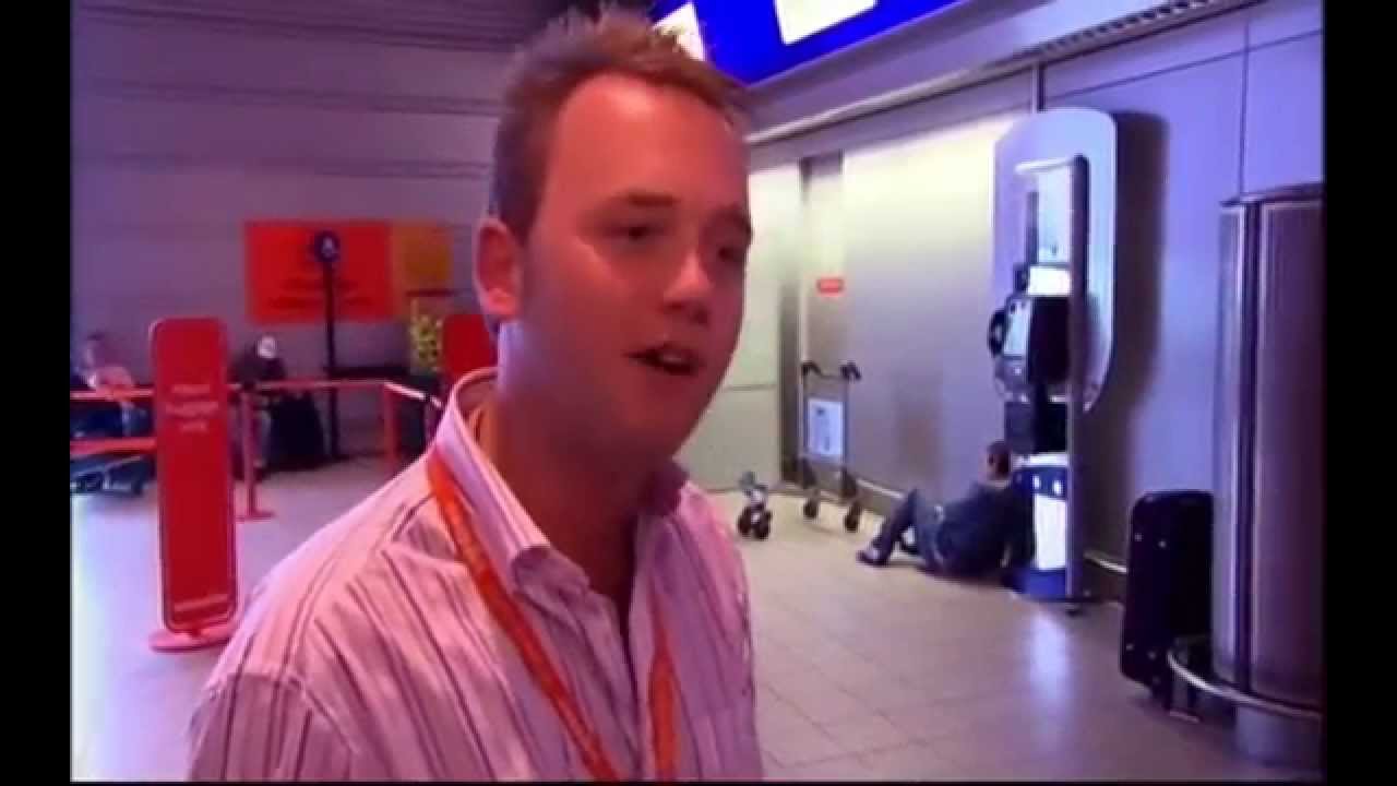Drunk Passenger Peeing In Luton Airport