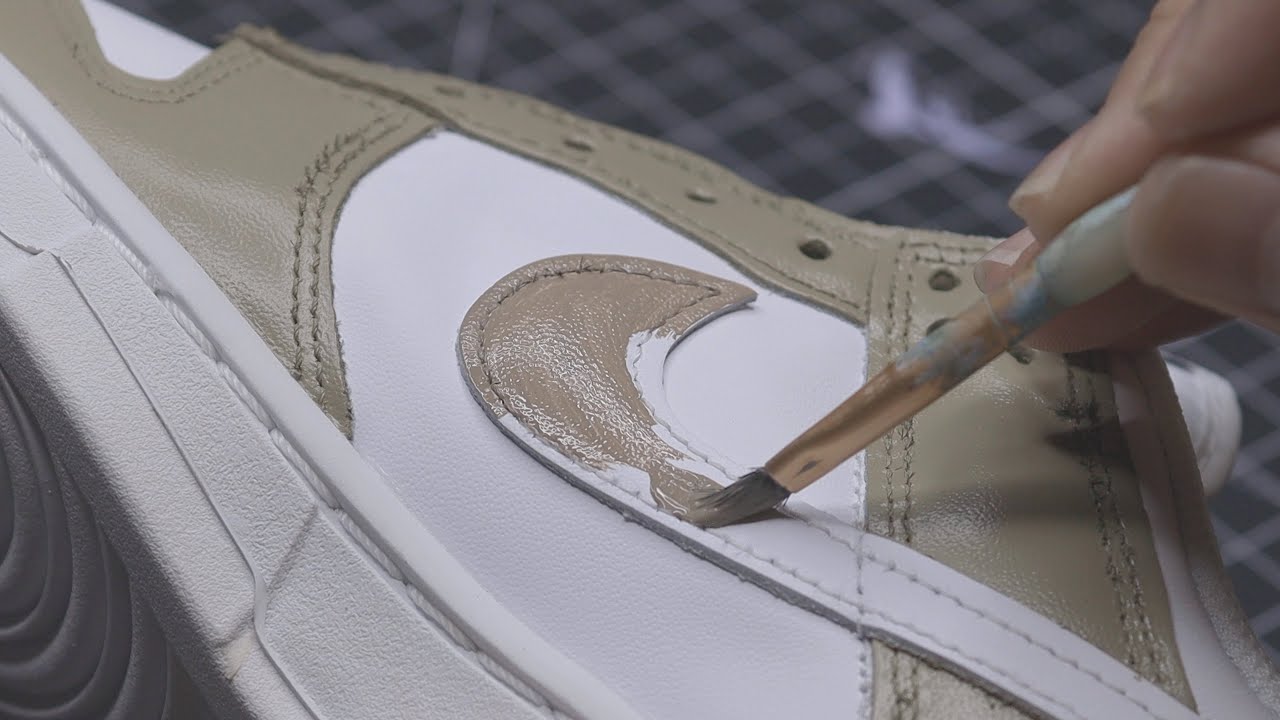 Nike Dunk Low Cream and Brown Custom | How to Paint your Shoes Really Easily! (VERY SATISFYING) 🎨 🖌