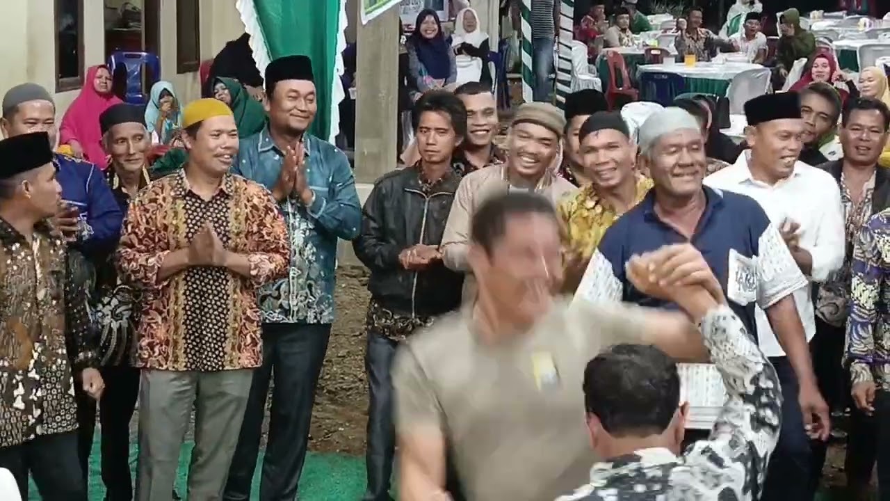 Endeng Endeng Labura Hasang satahi tor-tor ank boru pesta Toat hasibuan di andor soit desa sibito