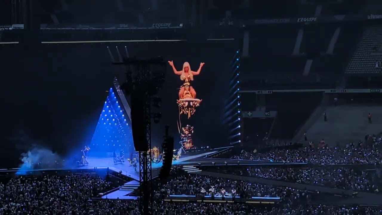 II HANDS II HEAVEN / TYRANT / THIQUE - Beyoncé - Cowboy Carter Tour - Paris | June 19th, 2025