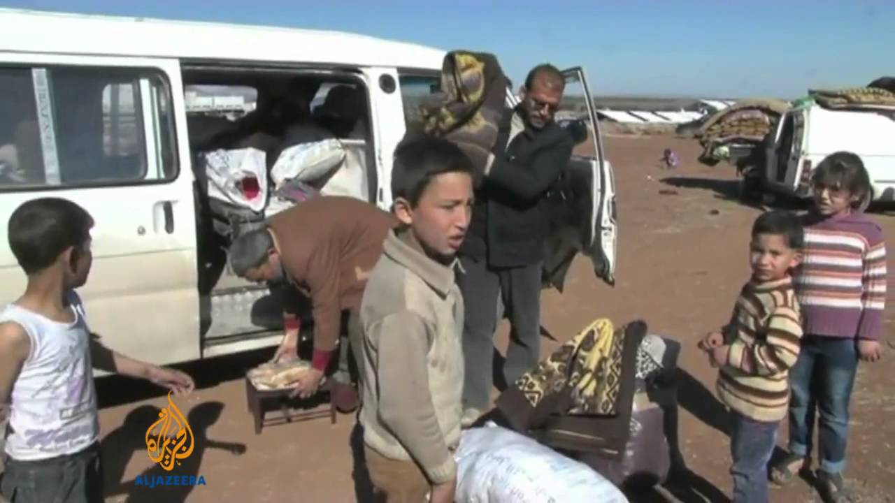 Thousands seek refuge in Aleppo relief camps