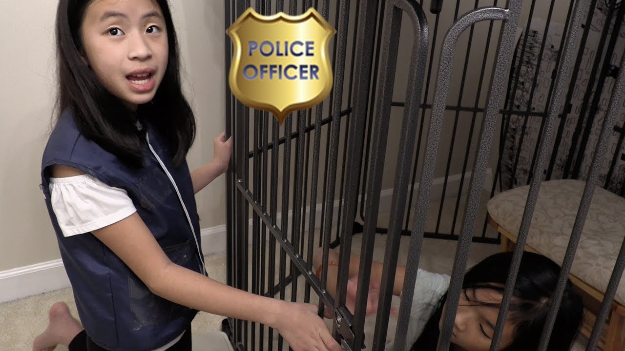 Pretend Play Police uses Smart Tracking Gear