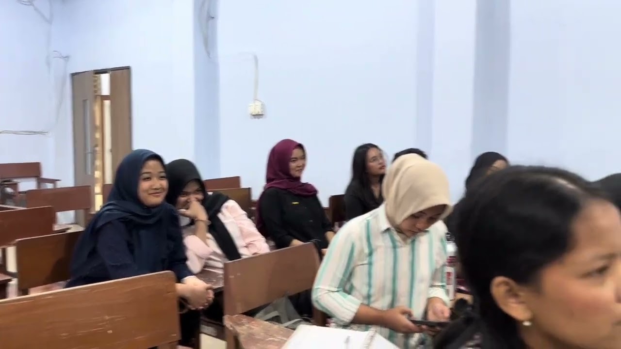 “KONSEP DASAR MEDIA PEMBELAJARAN” Penjelasan Materi dari Kelompok 1 PPKN E 2024