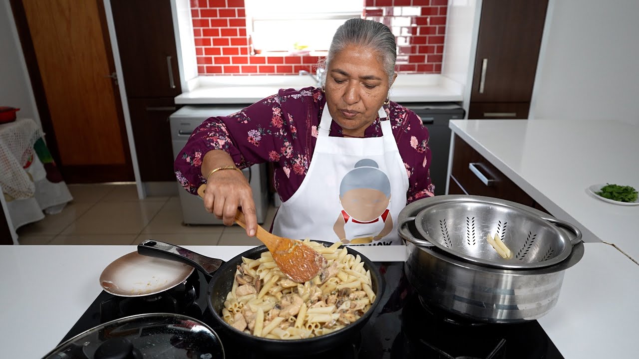 Making penne pasta with creamy chicken and mushroom sauce - delicious, quick and easy!