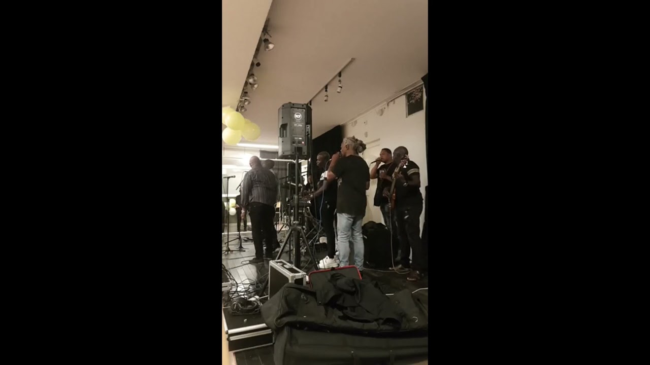 PATRICK TEVREDEN & YOUNG COSJE