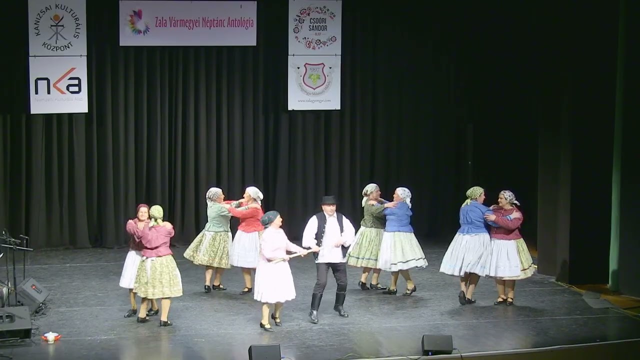 14 Pölöskei Néptánccsoport - Érik a szőlő