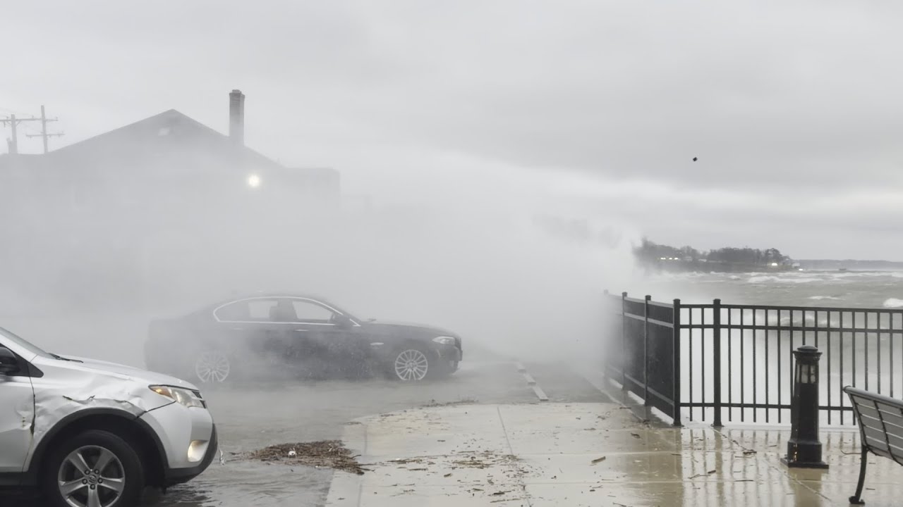 Buffalo Blizzard INSANITY-80 MPH Winds-25 Foot Waves-Whiteouts!
