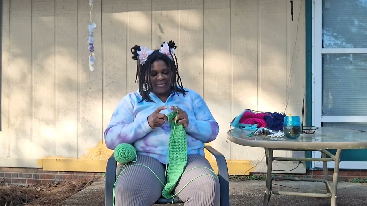 🧶Crocheting on a Mild Late Winter Afternoon🧶 (Ambient City Sounds and Bird Songs)