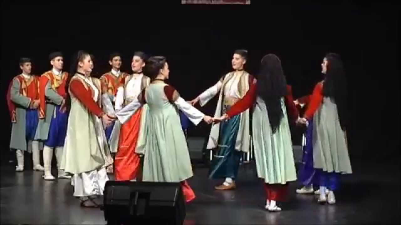 Omladinski Folklorni ansambl ''Crna Gora'' - Igre iz stare Crne Gore©