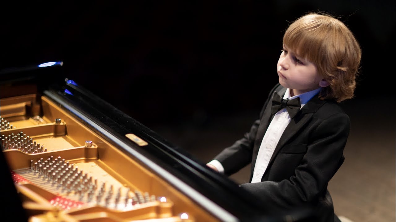 Моцарт концерт No.17 соль мажор/ Елисей Мысин