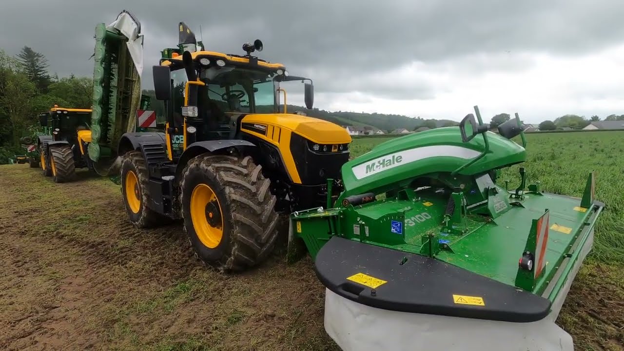2023 JCB Fastrac 4220 Icon 6.6 Litre 6-Cyl Diesel Tractor (235 HP) #jcbtractor #mchale Mower