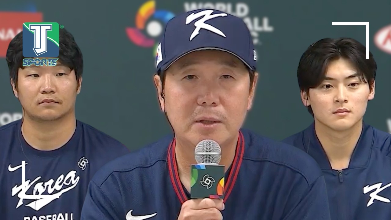 Ji-Hyun Ryu, Bo-Gyeong Moon & Byeong Hyeon Jo react after South Korea’s exciting win over Australia