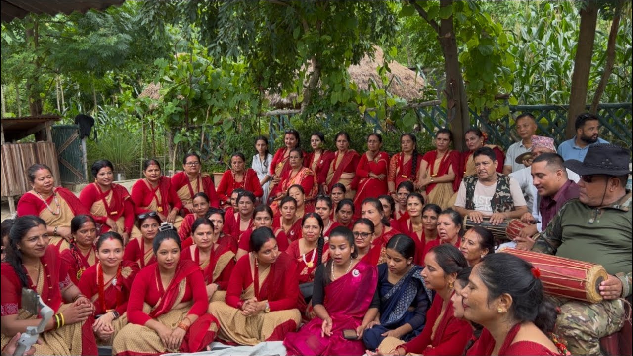 कठै बरै तीज गीत भनेको यस्तो हो । भुरुङले रुहाई सबैलाई ! गाँउमा कै छैन #kamalyatri #bhurung 