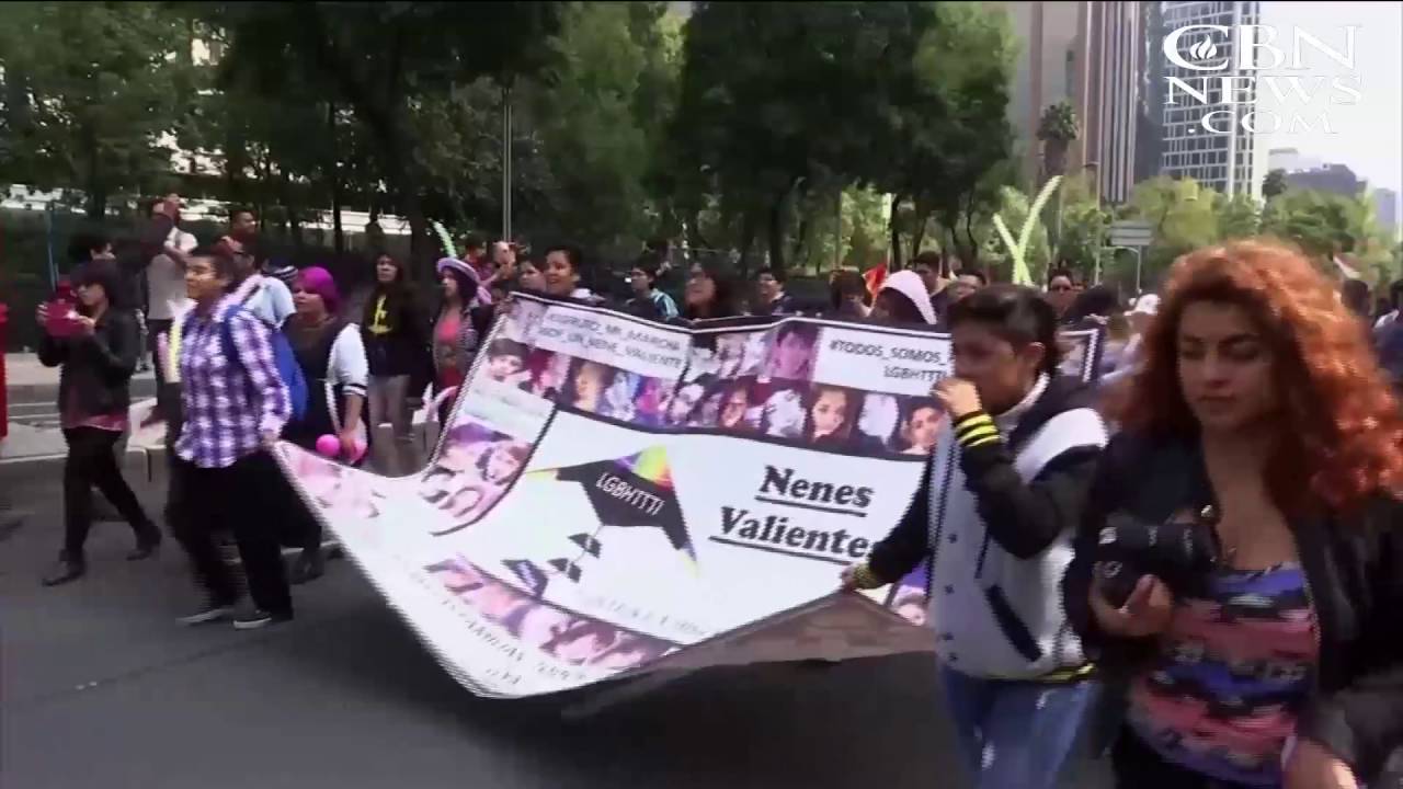 Tens of Thousands Protest Gay Marriage in Mexico