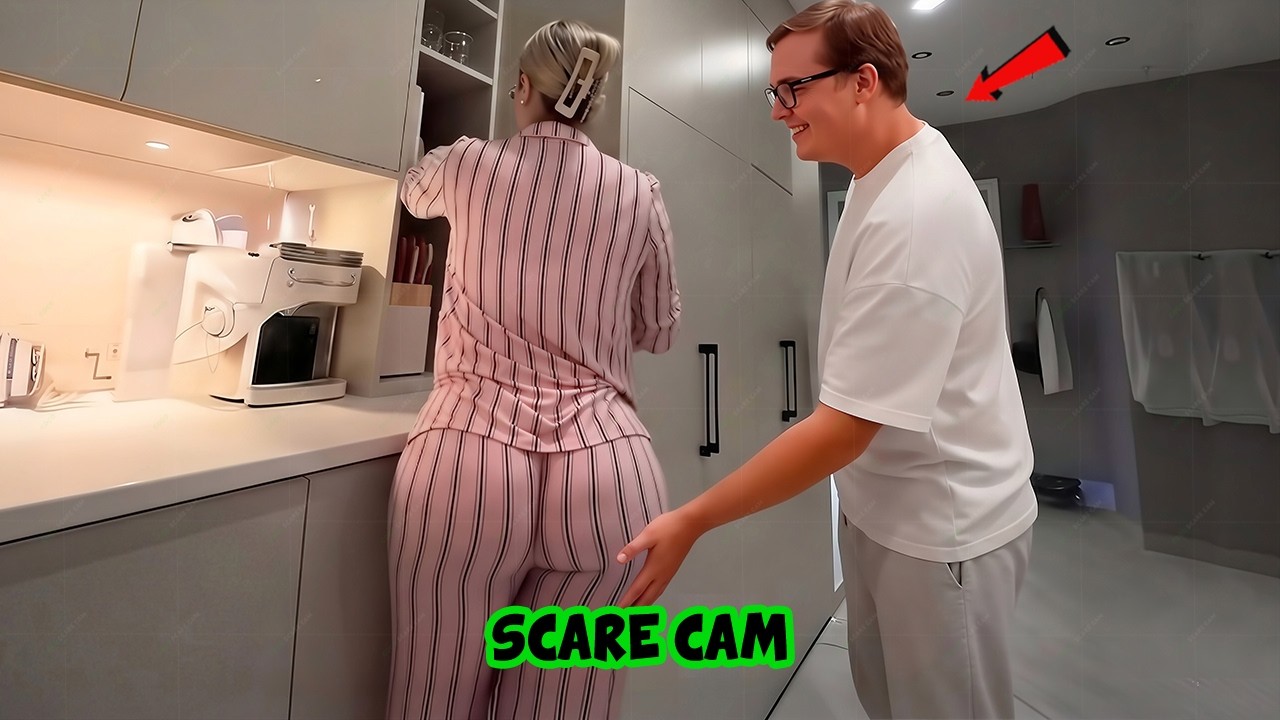 BEST SCARE CAM Priceless Reactions 2026😈#373 | Funny Scare Cam 🤣| Jump Scare 😂| CoCo Scare Cam |