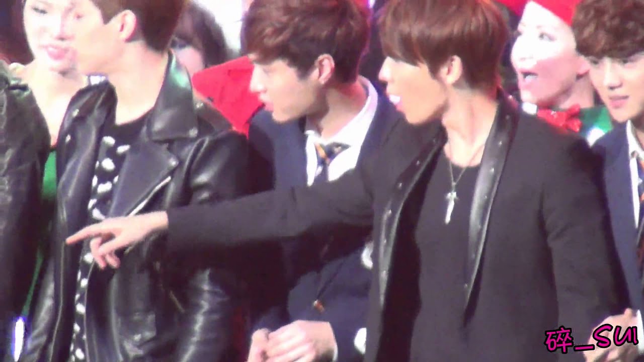 [碎_sui] 131231 EXO-M LAY at Shanghai Dragon TV New Year's Eve Concert (13 mins)