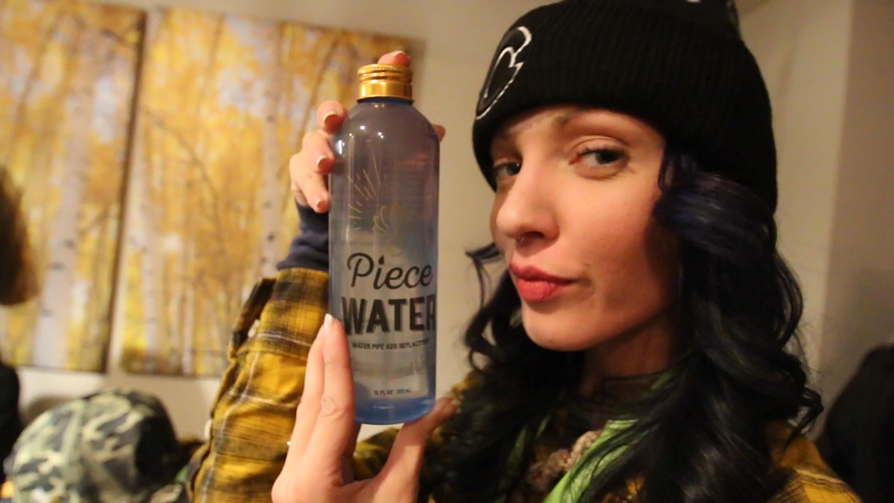PIECE WATER solves every problem with smoking A BONG