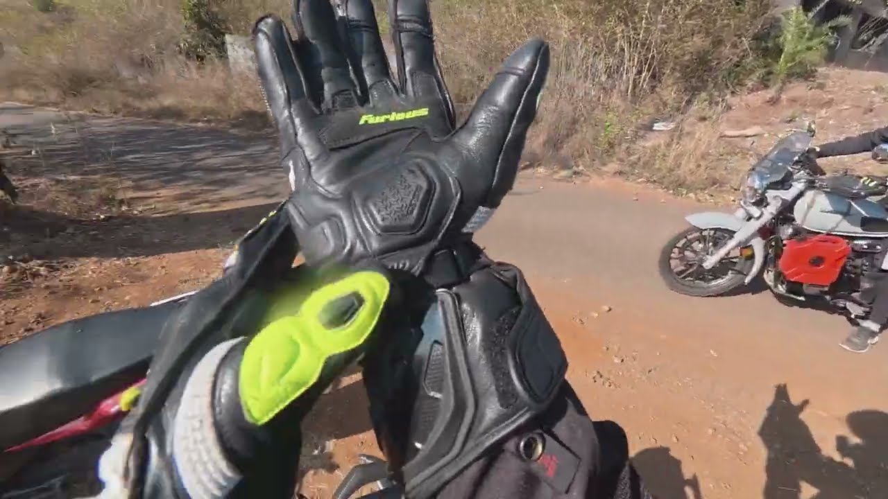 Guess who got to ride TVS 160V? | 4k Quality | Lavasa ghats