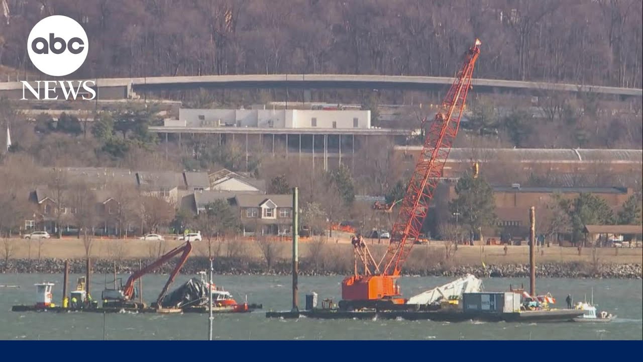 NTSB turns focus to recovering submerged Black Hawk helicopter after DC plane crash