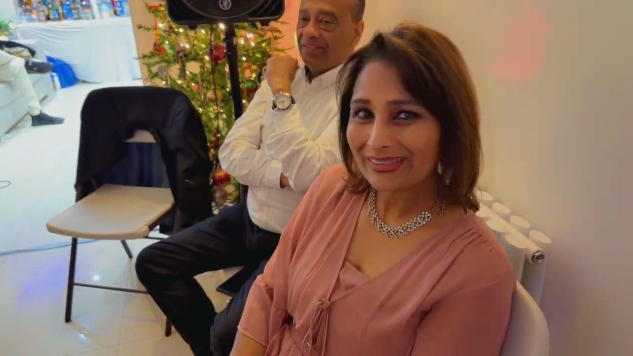 Hum Yahan Tum Yahan - Kumar Sanu - Sung Live by Sanjay Paul - House Party