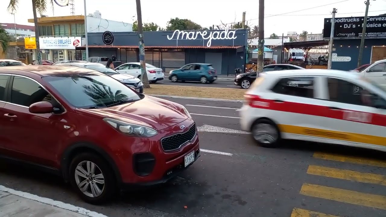 Leo Martz ... Avenida Cristóbal Colón de Veracruz .......