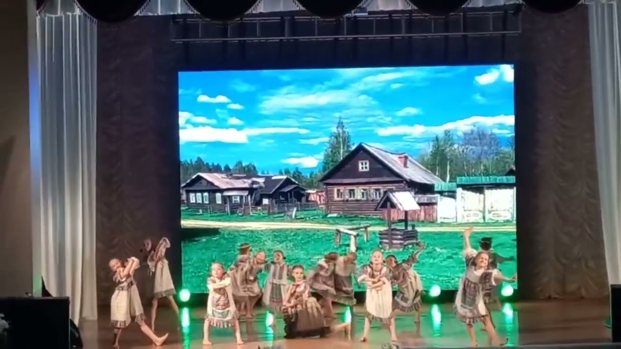 Девицы-красавицы. Образцовый ансамбль эстрадно-спортивного танца 