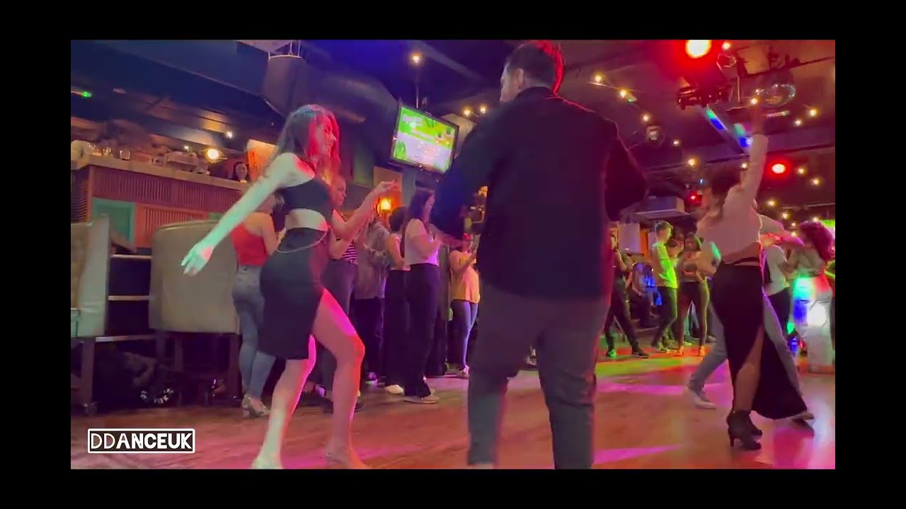 Salsa Dance ven Devórame Otra Vez(Lalo Rodríguez