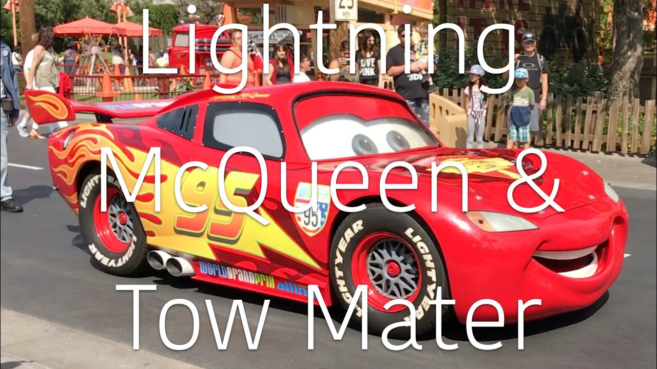 Lightning McQueen & Tow Mater Roll Through Radiator Springs (CarsLand)
