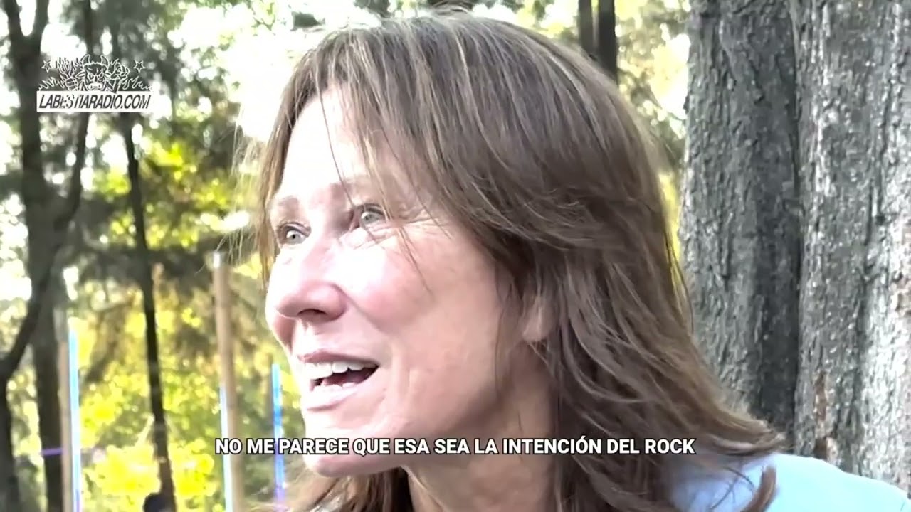 Kim Deal Talks About Tik Tok