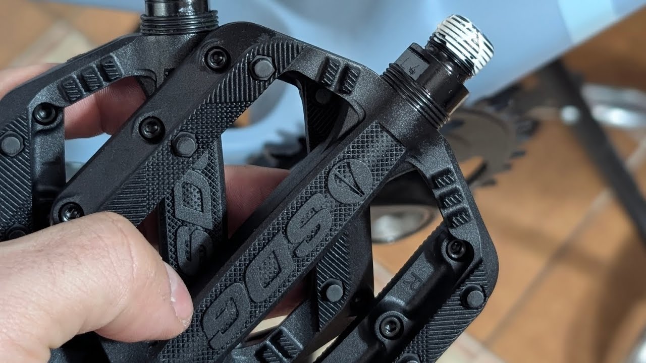 SDG Slater flat pedals , size junior 90x90