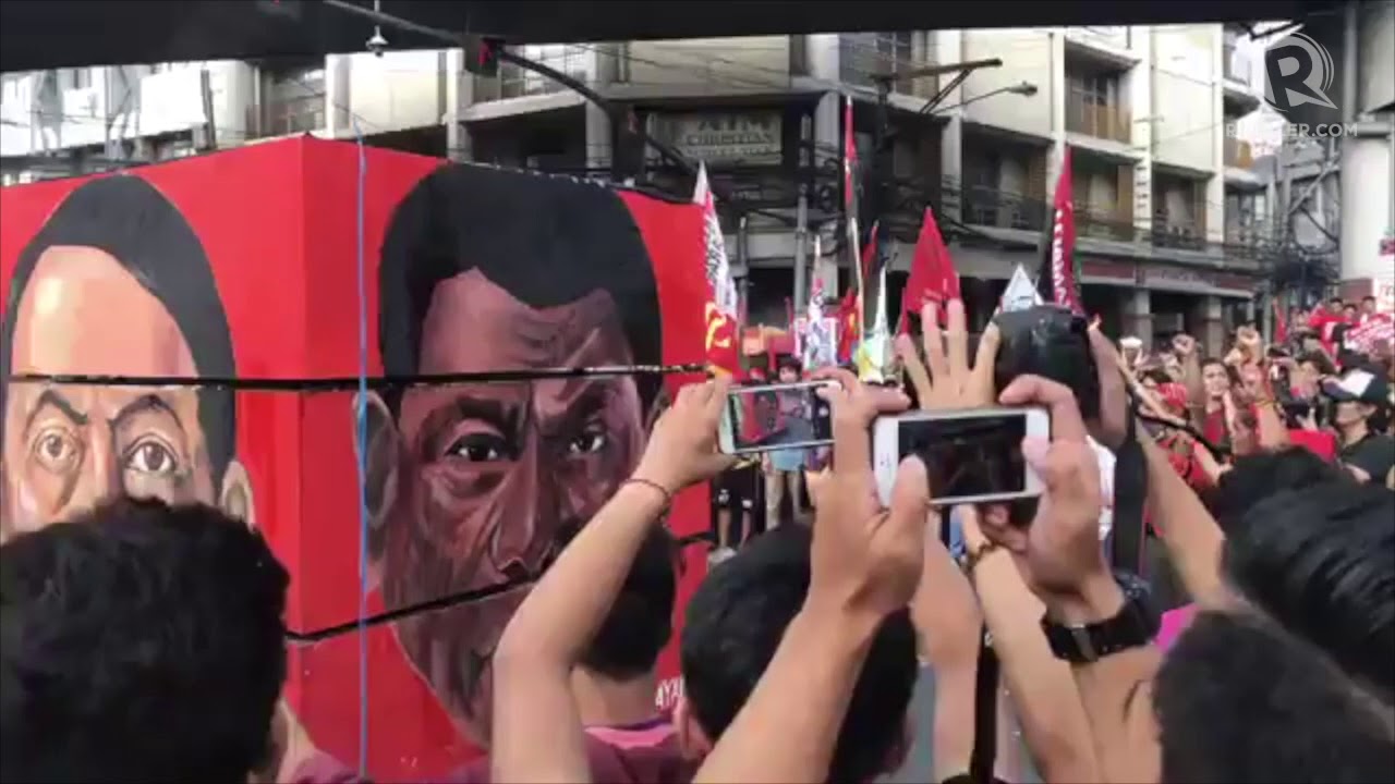 #MartialLaw45: Protesters burn the 'Rody's Cube' effigy