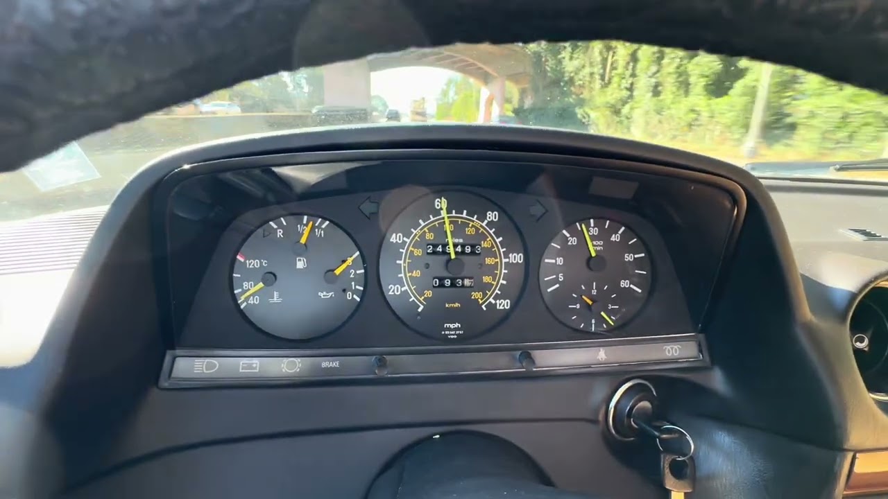 1985 Mercedes Benz 300td Wagon at interstate speed- San Francisco CA